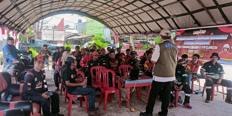 Foto:IST/MATA KALTENG - Pemberian materi pada peserta pelatihan simukasi pemadam kebakaran.