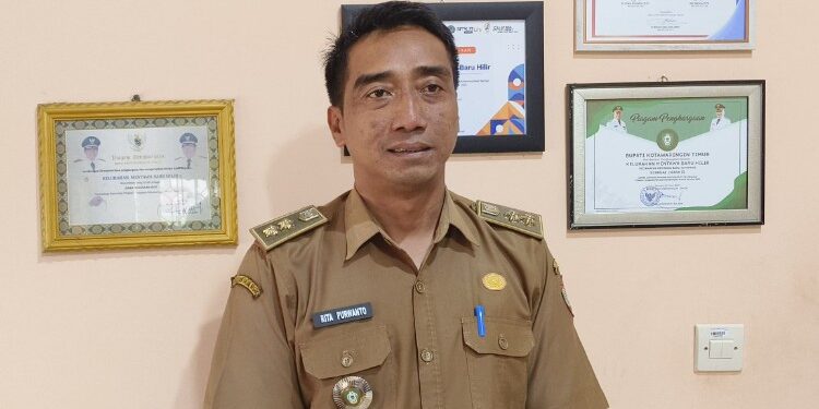 Foto:Lurah MB Hilir, Rita Purwanto.