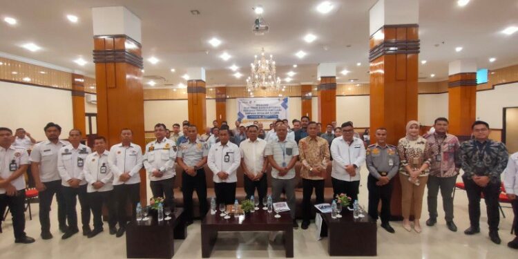 Foto:IST/MATA KALTENG - sosialisasi pencegahan tumpahan minyak di wilayah KSOP Kelas III Sampit, 23 Oktober 2025.