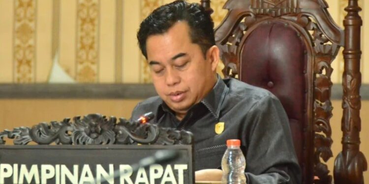 Foto:Ketua DPRD Kabupaten Kotawaringin Timur (Kotim), Rimbun.