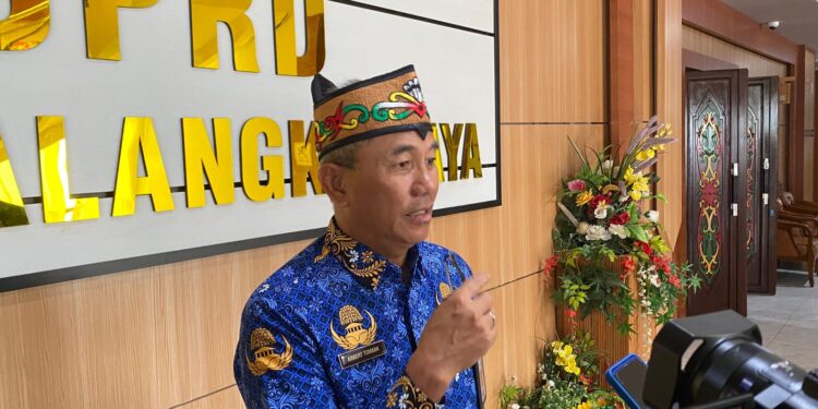 FOTO: Pj. Sekda Kota Palagka Raya, Arbert Tombak.