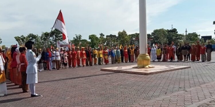 Foto : Pelaksanaan upacara Hari Sumpah Pemuda ke-97 tingkat Provinsi Kalimantan Tengah di Sukamara, Selasa (28/10/2025).