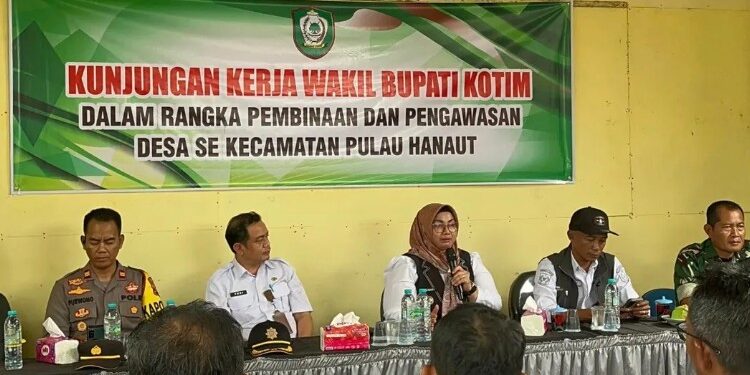 Foto:IST/MATA KALTENG - Kunjungan kerja Wabup Kotim Irawati di Desa Bantian.