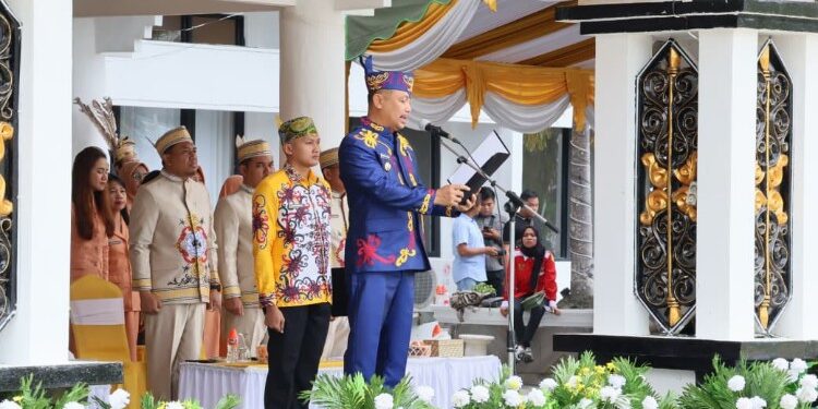FOTO: Bupati Barsel  H Eddy Raya Samduri,ST,.MM Saat Peringatan Hari Sumpah Pemuda di Buntok.