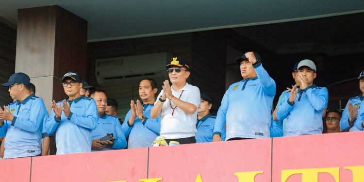 FOTO: IST/Gubernur H. Agustiar Sabran bersama Wagub H. Edy Pratowo saat hadiri Babak Final Gubernur Cup Tahun 2025 di Stadion Tuah Pahoe.