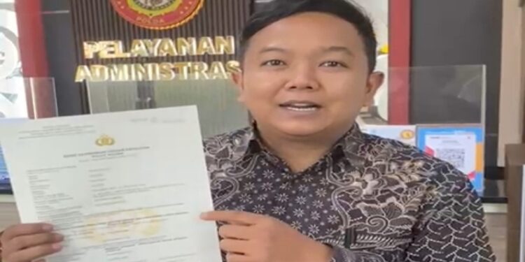 FOTO: IST/MATAKALTENG - Febri warna Palangka Raya usai membuat SKCK di Polda Kalteng.