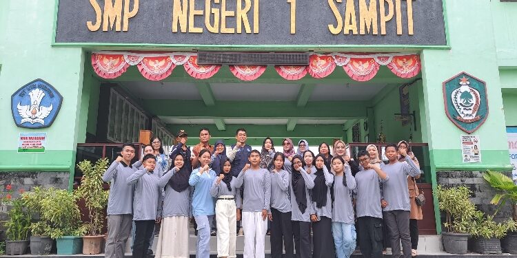 FOTO: IST/MATA KALTENG - Pelepasan peserta asal Kotim Festival Tunas Bahasa Ibu Tingkat Provinsi Kalteng, Minggu 2 November 2025.