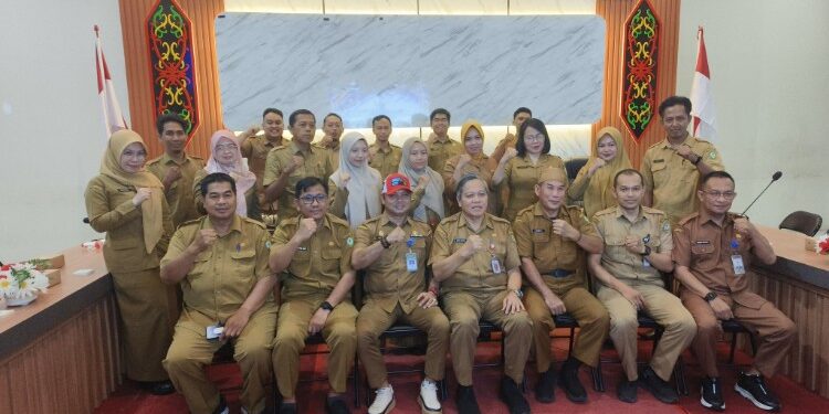 Foto:IST/MATA KALTENG - sertijab Kepala Dinas kominfo Kotim.