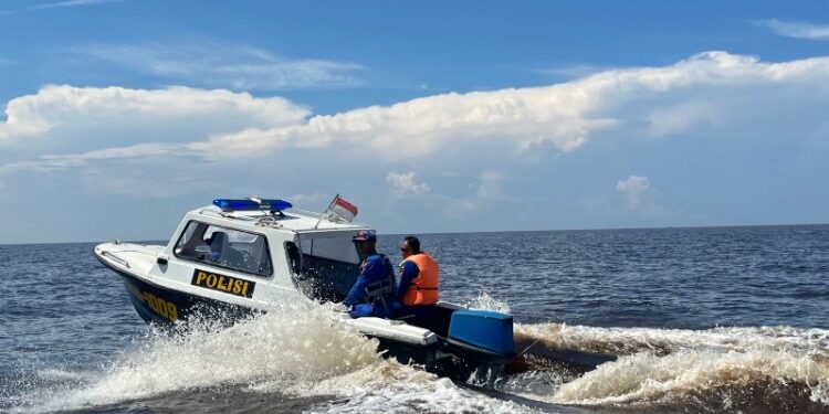 FOTO: IST/MATAKALTENG - Personel Ditpolairud Polda Kalteng sedang melakukan patroli rutin di wilayah hukumnya.