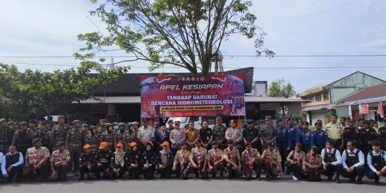 Foto:IST/MATA KALTENG - Apel Kesiapan Tanggap Darurat Bencana Hidrometeorologi di Taman Kota Sampit.
