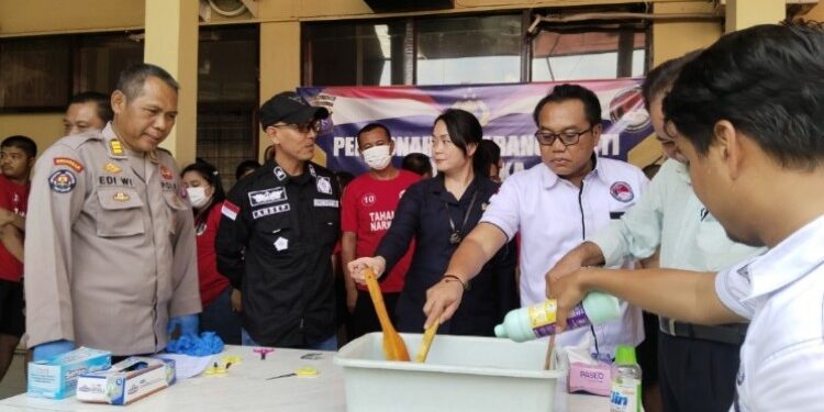 FOTO: AGUS/MATAKALTENG- Pemusnahan Narkotika beberapa waktu lalu.
