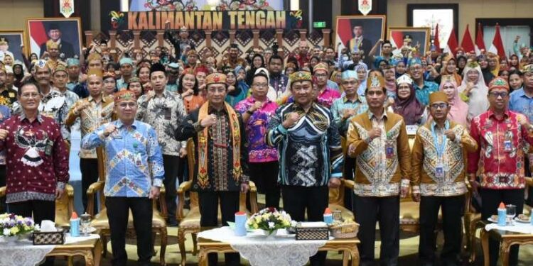 FOTO: IST/MATAKALTENG - Foto Bersama Wagub Edy Pratowo Dampingi Menag Nasaruddin Umar Hadiri Silaturahmi dan Pembinaan ASN Kementerian Agama Provinsi Kalteng.