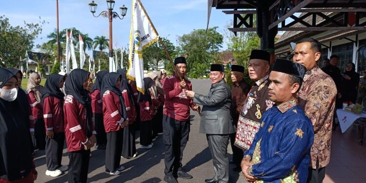 FOTO:IST/MATA KALTENG - Pelepasan kafilah Kotim yang akan berlaga pada Musabaqah Tilawatil Qur’an dan Hadits (MTQH) XXXIII Tingkat Provinsi Kalimantan Tengah di Kabupaten Barito Utara, 14 November 2025.