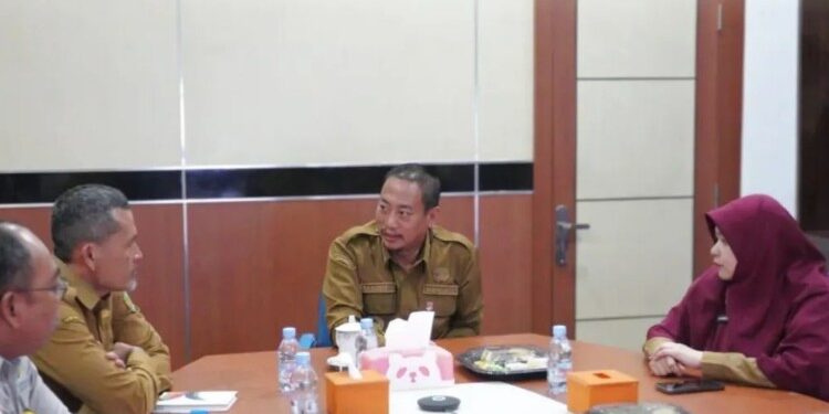 Foto : Pelaksanaan Rapat Koordinasi Akhir dan Integrasi Penataan Aset dan Penataan Akses Gugus Tugas Reforma Agraria Provinsi Kalimantan Tengah Tahun 2025 di ruang rapat setda.