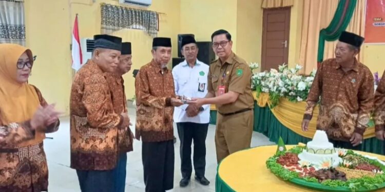 Foto : Asisten I Sekretariat Daerah Kabupaten Sukamara, Yofi Yudhidira menghadiri acara HUT ke-63 PWRI Kabupaten Sukamara, Senin (25/8/2025).