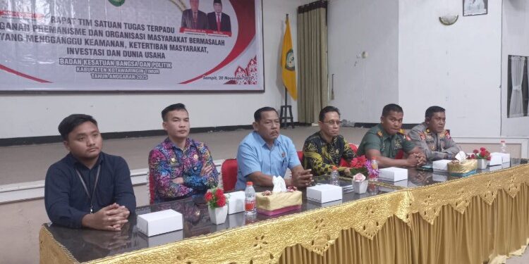 Foto:IST/MATA KALTENG - Rapat Satgas Terpadu antipremanisme dan ormas bermasalah yang ada di wilayah Kabupaten Kotawaringin Timur, 20 November 2025.