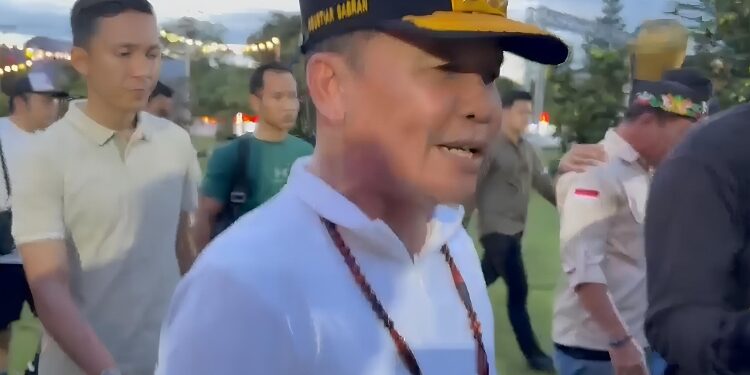 FOTO: IST/MATAKALTENG - Gubernur Kalteng, Agustiar Sabran, saat diwawancarai usai kegiatan temu bersama media di Istana Isen Mulang.