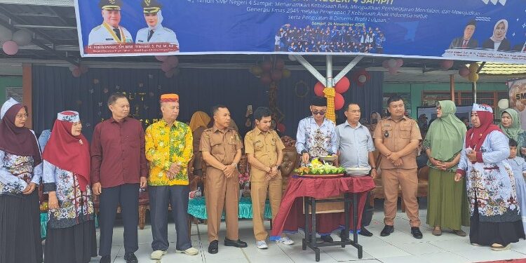Foto:IST/MATA KALTENG - Perayaan HUT ke-41 SMPN 4 Sampit 24 November 2025.