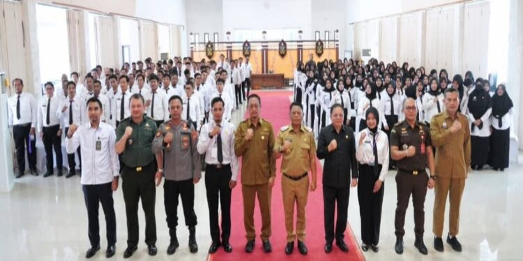 FOTO: IST/MATAKALTENG - Pembukaan Orientasi Pegawai Pemerintah dengan Perjanjian Kerja (PPPK) angkatan tahun 2021-2025 di Aula Kantor Bupati Sukamara.