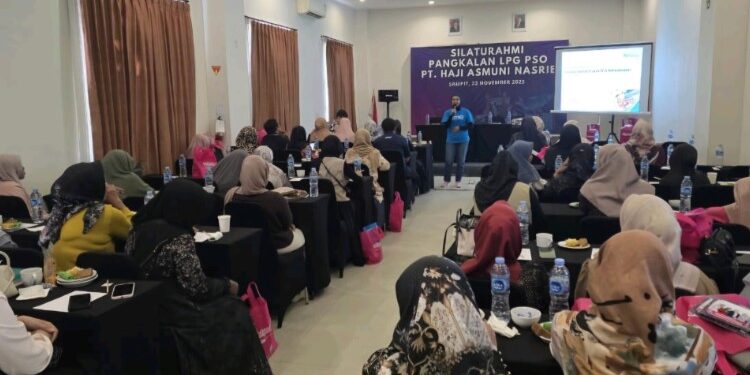 Foto:IST/MATA KALTENG - Sosialisasi manfaat BPJS Ketenagakerjaan kepada agen gas pangkalan LPG PSO.