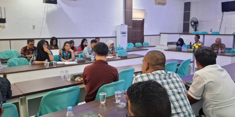 Foto:DIAN/MATA KALTENG - rapat koordinasi pemantauan stok bahan pangan menjelang perayaan Natal 2025 dan Tahun Baru 2026, 27 November 2025.