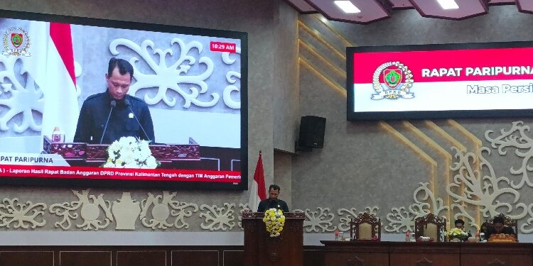 FOTO: NRA/MATAKALTENG - Penyampaian Laporan Banggar disampaikan oleh Muhammad Ansyari, selaku juru bicara.