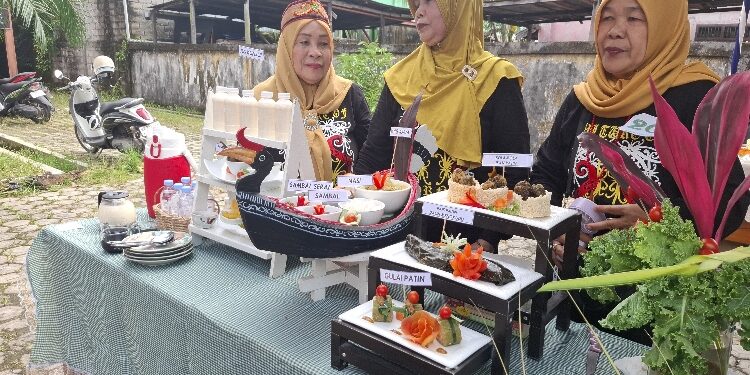 FOTO: DIAN/MATA KALTENG - Masakan tradisional yang disajikan dalam lomba memasak di DAD Kotim, Sabtu 29 November 2025.