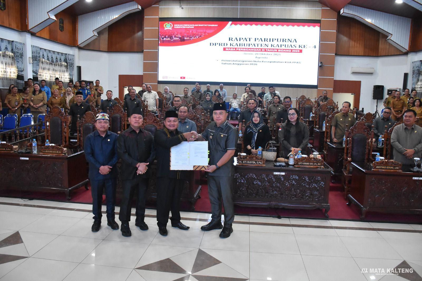 Wakil Bupati Kapuas Hadiri Rapat Paripurna Penandatanganan Nota Kesepakatan KUA PPAS Tahun Anggaran 2026