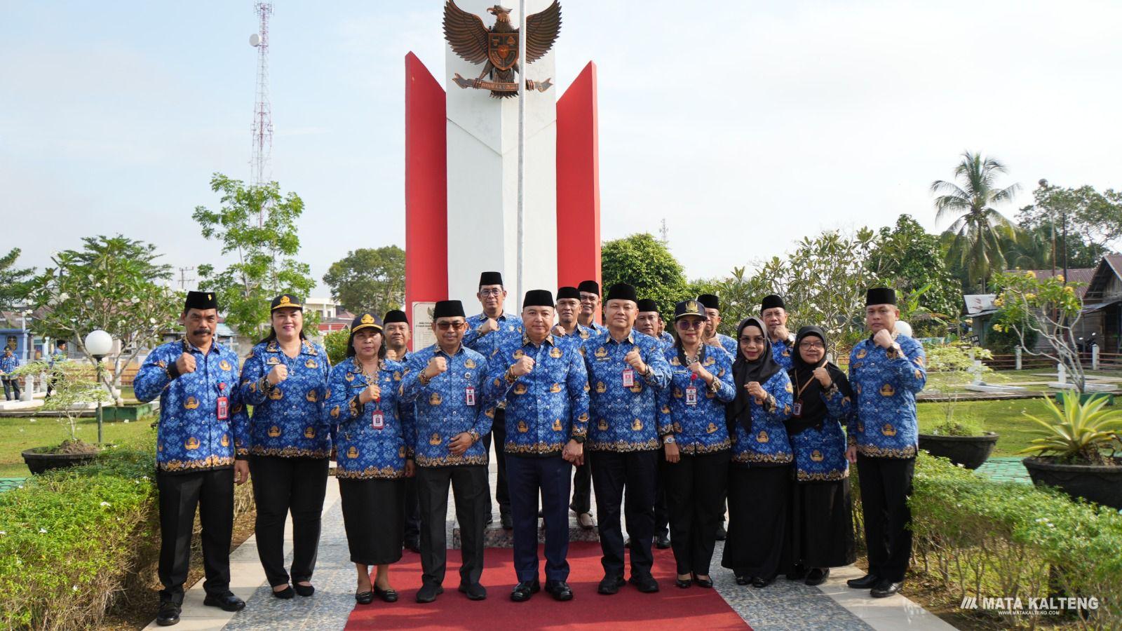 Wabup Pimpin Upacara HUT Korpri di TMP Kencana Kuala Kapuas