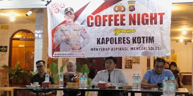 FOTO:AGUS/MATAKALTENG- Coffee night Polres Kotim bersama PWI Kotim dan Insa perss lainnya pada Rabu, 4 Desember 2025 malam.