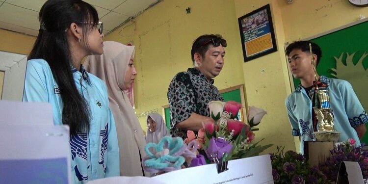 Foto:IST/MATA KALTENG - Penialaian kokurikuler di SMPN 1 Sampit.