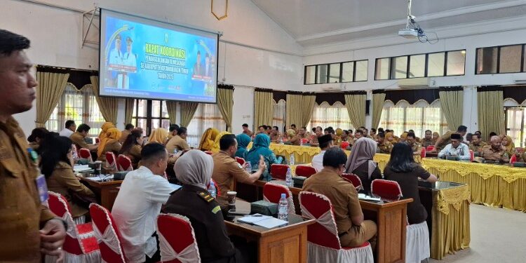 Foto:DIAN/MATA KALTENG - Rakorkab Penanggulangan Kemiskinan di Kotim, 15 Desember 2025.