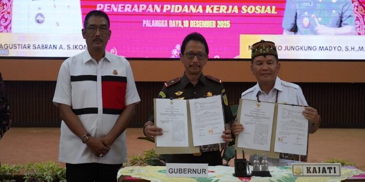 FOTO: IST/MATAKALTENG - Gubernur Kalteng dan Kejaksaan Tinggi Tanda Tangani MoU Perkuat Sinergi Penanganan Hukum.