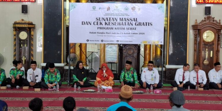Foto:DIAN/MATA KALTENG - Pembukaan Bakti Sosial Baznas Kotim dalam rangka
menyambut HUT Kotim ke-73 di Halaman Masjid Nur Qolbu Jl. Pramuka, 22 Desember 2025.