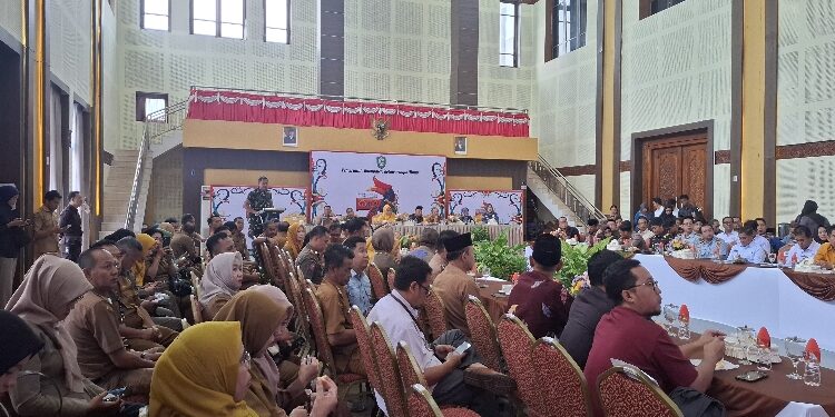 FOTO: DOK/MATA KALTENG - Penyampaian situasi kewilayahan di Kotim pada saat rapat evaluasi akhir tahun 2025 belum lama itu.
