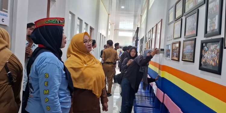 Foto:DIAN/MATA KALTENG - Wabup Kotim Irawati saat kunjungi Gedung Baru UCMAS Sempoa Sampit, 5 Januari 2026.