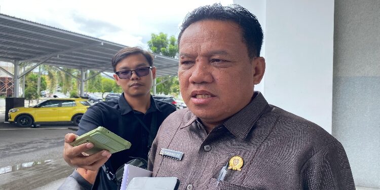 FOTO: NRA/MATAKALTENG - Anggota Komisi I DPRD Kalimantan Tengah Daerah Pemilihan (Dapil) IV, Purdiono, saat diwawancarai wartawan.