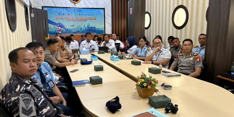 Foto:IST/MATA KALTENG - Rapat penutupan posko terpadu angkutan laut, 6 Januari 2026.