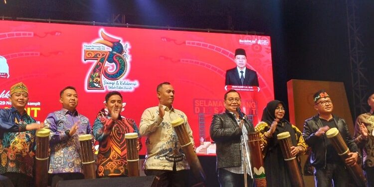 Foto:IST/MATA KALTENG - Pembukaan Sampit Expo 2026, Gelora Kriya Dekranasda Kotim, dan Festival Budaya Habaring Hurung, 7 Januari 2026 malam.