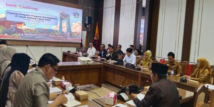 FOTO: IST/MATAKALTENG - Suasana Saat RDP Antara DPRD Kalimantan Tengah Bersama Jajaran Bank Kalteng, Senin 19 Januari 2026.