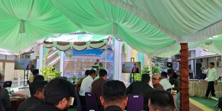 Foto:DIAN/MATA KALTENG - Penyampaian laporan tahunan kinerja Pengadilan Negeri Sampit tahun 2025, 19 Januari 2026.