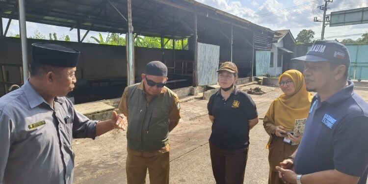 Foto:IST/MATA KALTENG - Sidak PT Sampit dalam rangka menindaklanjuti keluhan masyarakat terkait bau akibat aktivitas pengolahan Limbah sawit di PT Sampit, 19 Januari 2026.