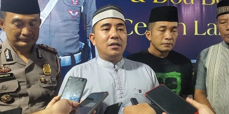 FOTO: Kapolres Kotim saat diwawancarai.