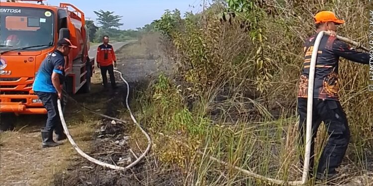 Tentunya warga juga harus waspada, karena hujan tidak ada tentu ya bahaya kebakaran juga sangat kuat.
