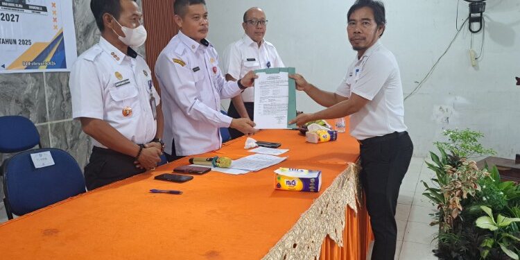Foto:IST/MATA KALTENG - penyerahan usulan oleh Pokja dalam musrenbang di kecamatan Baamang, 4 Februari 2026.