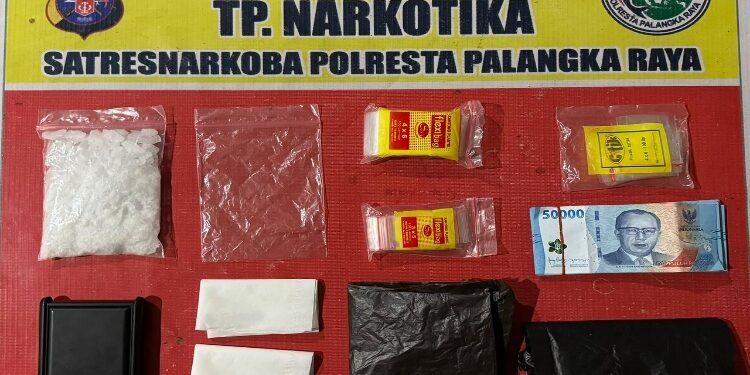 FOTO: IST - Barang Bukti yang diamankan pihak kepolisian yaitu sabu seberat kurang lebih 100,84 gram.