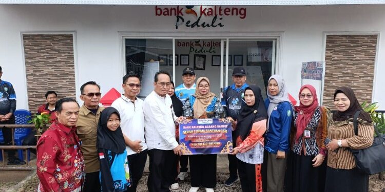 Foto:IST/MATA KALTENG - Peresmian rumah produksi dan galeri karya siswa di SDN 4 Ketapang, 13 Februari 2026.