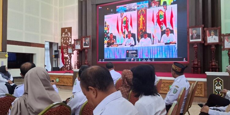 Foto:DIAN/MATA KALTENG - Rapat persiapan penyaluran bantuan kartu huma betang sejahtera se Kalteng.