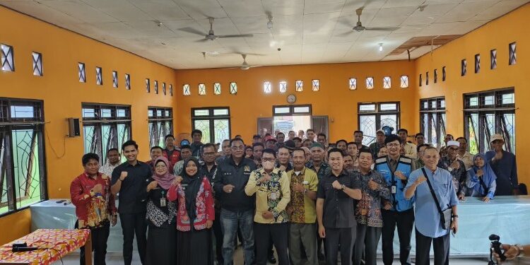 Foto:IST/MATA KALTENG - Anggota DPR RI Komisi XII Fraksi PDI Perjuangan Daerah Pemilihan Kalimantan Tengah (Kalteng), Sigit K. Yunianto, melaksanakan reses perorangan di Kecamatan Mentawa Baru (MB) Ketapang, Kabupaten Kotawaringin Timur (Kotim).