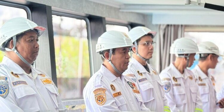 Foto:IST/MATA KALTENG - Kepala KSOP Kelas III Sampit, Hotman Siagian saat memberikan arahan.